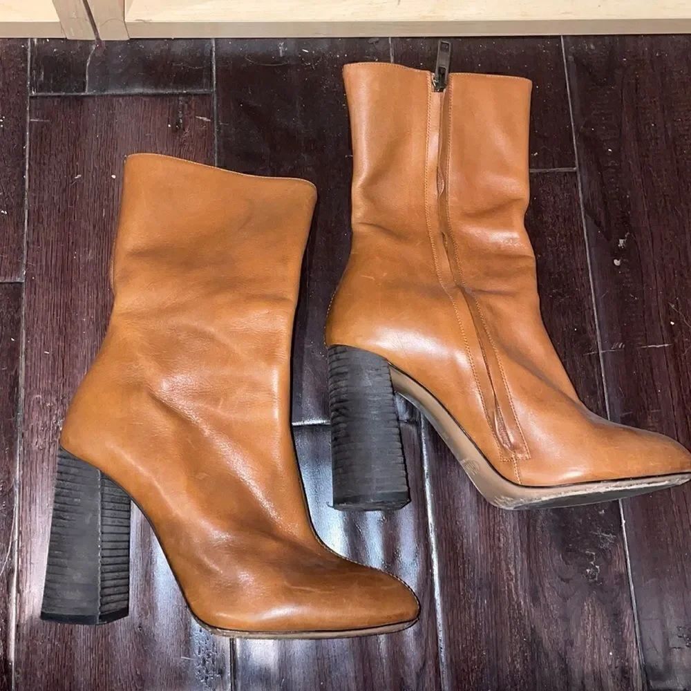 Chloe designer booties size 38 fit as a women’s 7